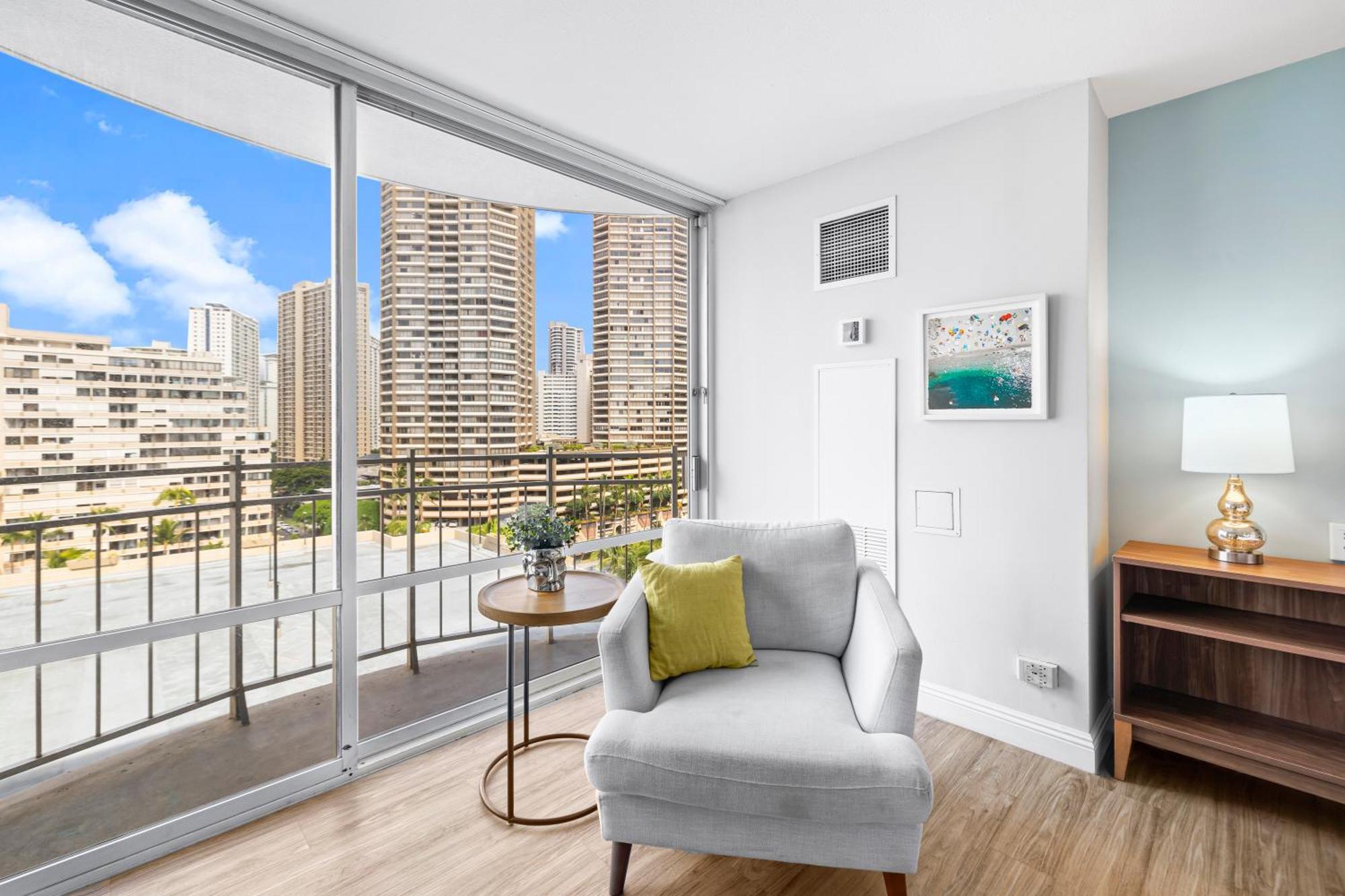 Ilikai Marina Apartment